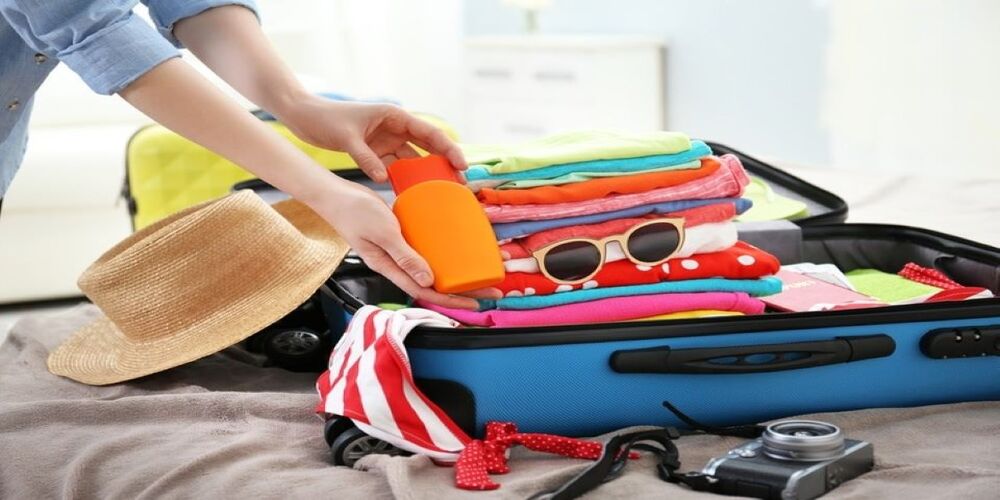 Những cách gấp quần áo vào vali siêu gọn và đơn giản