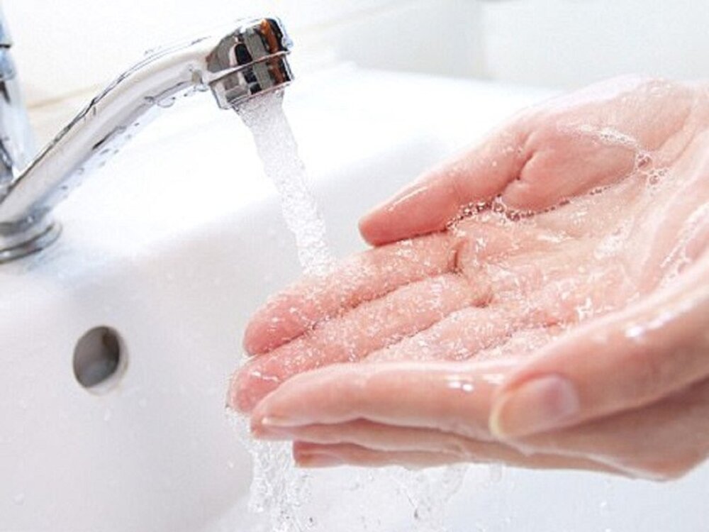 Rửa tay trước khi sử dụng