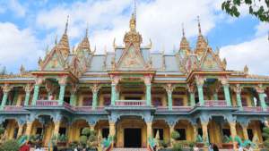 Chùa Som Rong - Địa điểm du lịch văn hóa đặc sắc của Sóc Trăng