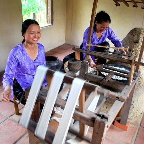 Trải nghiệm đặc sản lụa Hội An - Vươn lên với tinh hoa của nghề dệt lụa truyền thống (Phần 2)