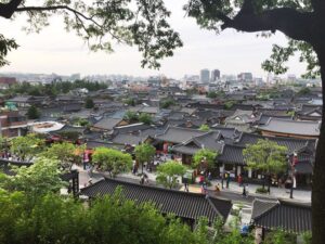Khám phá Bukchon Hanok - Ngôi làng cổ xưa giữa thủ đô Seoul, Hàn Quốc