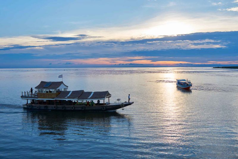 Một ngày ở biển hồ Tonle Sap Campuchia đi đâu ăn gì?