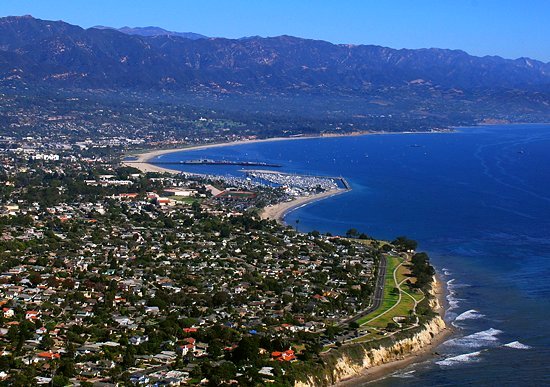 California là một tiểu bang có rất nhiều cảnh tự nhiên tuyệt vời và hàng trăm bãi biển đẹp cùng với đó là những thành phố hiện đại với những tòa nhà cao chọc trời, nơi đây là điểm đến lý tưởng của nhiều du khách yêu thích du lịch Hoa Kỳ. Hãy cùng Sakos tìm hiểu những thành phố du lịch nổi tiếng tại tiểu bang này nhé!