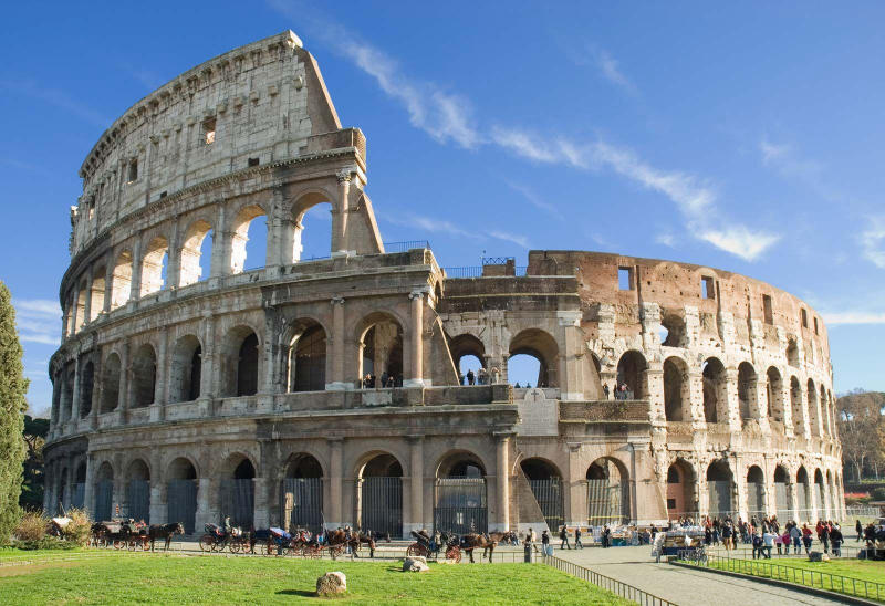 Công trình kiến trúc hiên ngang, vững chắc với tên gọi là Đấu trường La Mã, nơi được xem là “chứng nhân lịch sử” cho sự thịnh vượng của một Đế chế trong quá khứ. Hãy cùng Sakos tìm hiểu những địa điểm hấp dẫn này nhé!