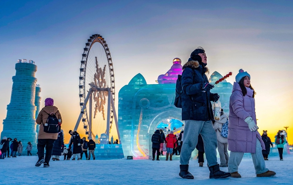 Tận hưởng "lễ hội băng tuyết" Cáp Nhĩ Tân ở Trung Quốc