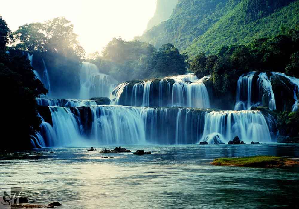 Ngỡ ngàng trước thiên nhiên hùng vĩ tại thác Dambri