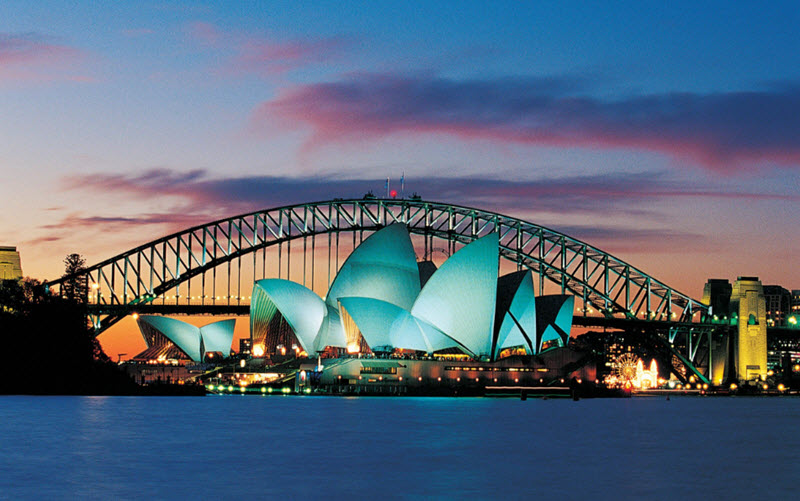 Nếu có dịp du lịch đến Úc, bạn nhất định phải ghé thăm cầu cảng Sydney. Đây là một trong những biểu tượng nổi tiếng của thành phố biển Sydney, mang đậm nét đẹp giao thoa giữa văn hóa, kỹ thuật và là minh chứng thời gian của nhiều sự kiện xuyên suốt lịch sử nước Úc. Hãy cùng Sakos tìm hiểu địa điểm hấp dẫn sau đây nhé!