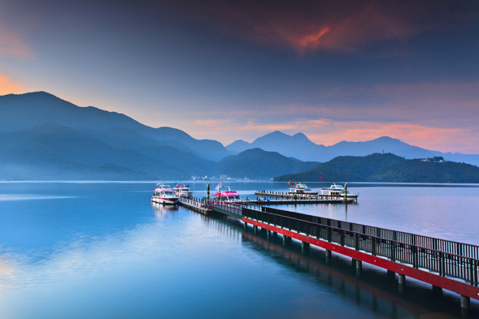 Hồ Nhật Nguyệt: Khám phá vẻ đẹp lãng mạn tại đảo ngọc Đài Loan