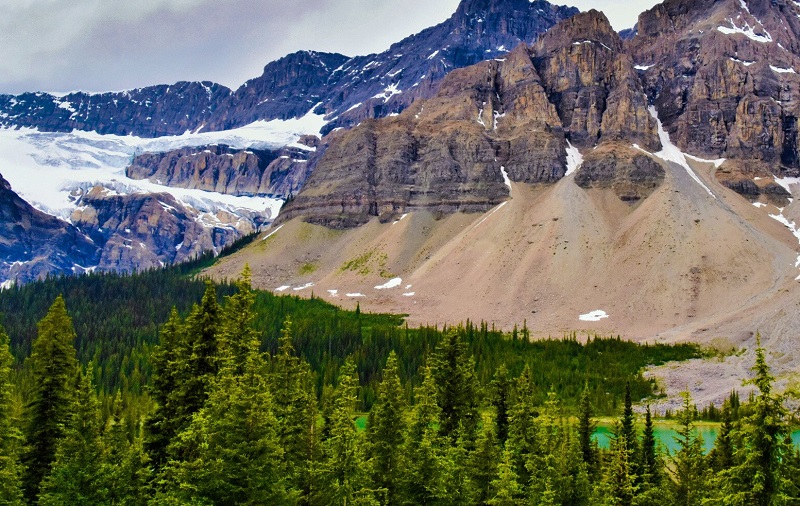 Vườn quốc gia Banff là một trong những công viên quốc gia có khung cảnh đẹp mãn nhãn mà bất cứ khách du lịch nào đặt chân tới cũng đều trầm trồ. Hãy cùng Sakos tìm hiểu địa điểm hấp dẫn này nhé