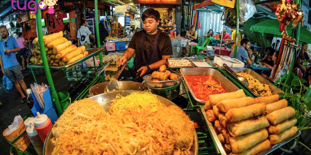 "Oanh tạc" ẩm thực Thái tại chợ đêm Chatuchak