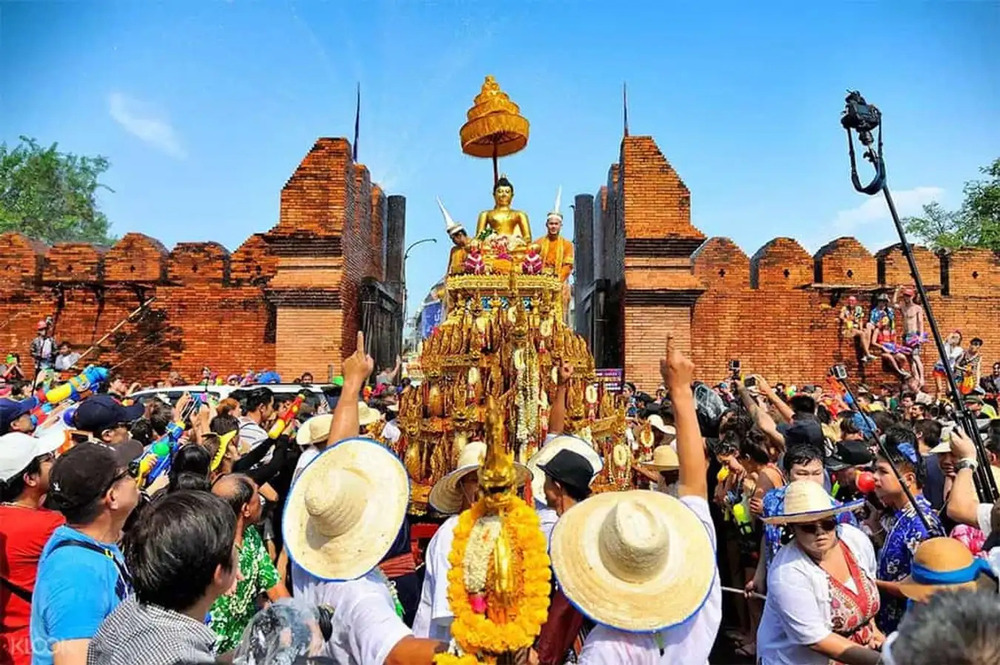 Cẩm nang "trẩy hội" Té Nước Songkran 2024 cực hấp dẫn