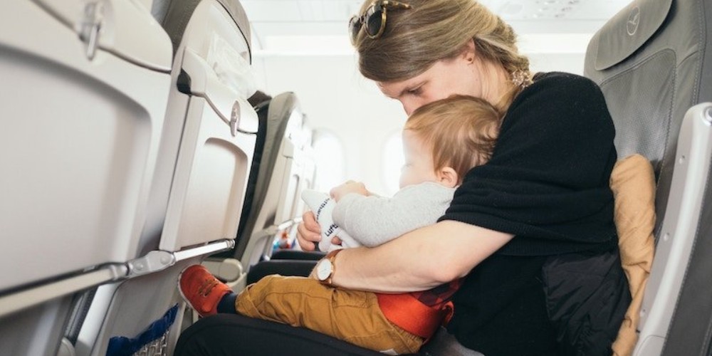 Tất tần tật những giấy tờ đi máy bay cho trẻ em mà phụ huynh cần lưu ý