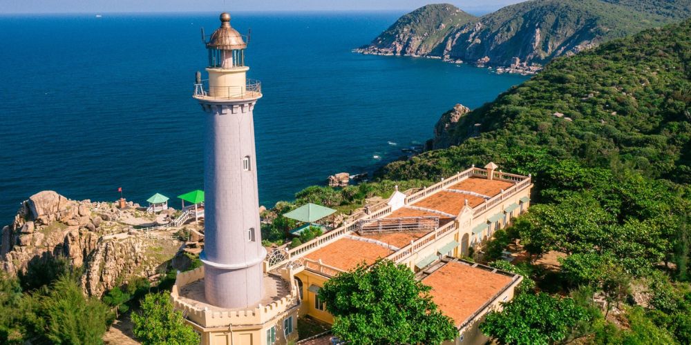 Vẻ đẹp yên bình của những ngọn hải đăng đẹp nhất Việt Nam