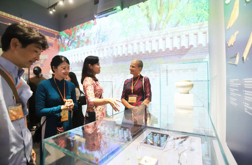 "Em làm nhà khảo cổ" cùng tour trải nghiệm Hoàng Thành Thăng Long