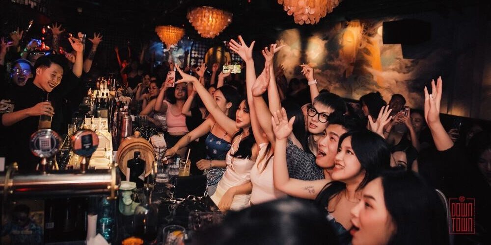 Top 5 quán Bar được giới trẻ yêu thích nhất tại Hà Nội