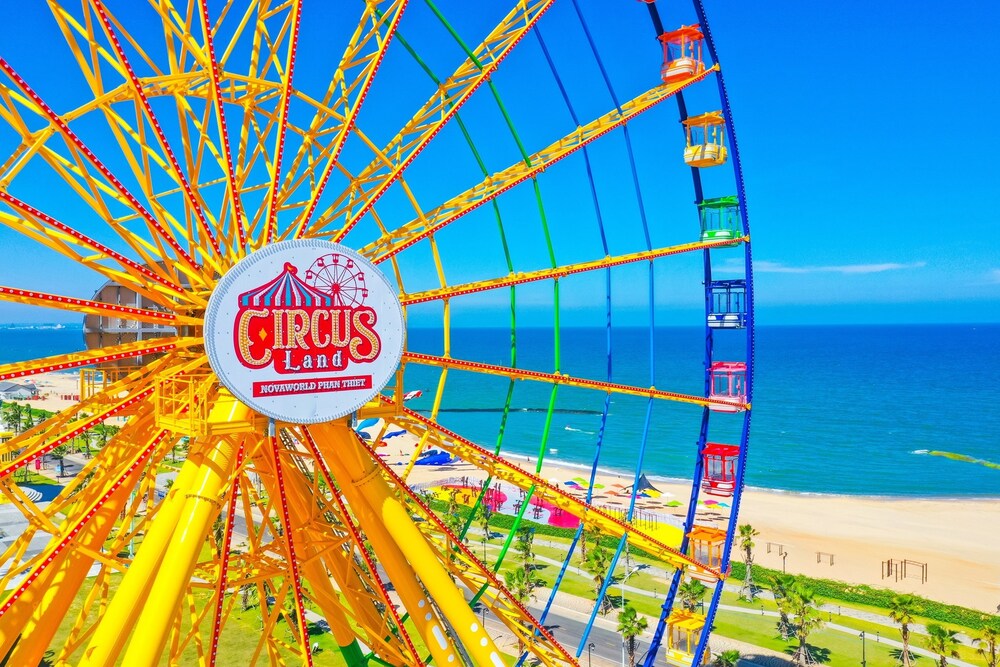 Circus Land - "Gánh xiếc lưu động" bên bờ biển Phan Thiết