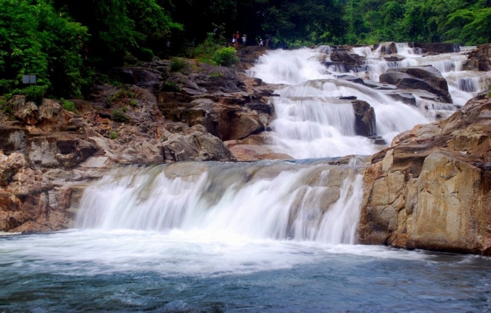 Đắm chìm vẻ đẹp tại Vịnh Nha Phu làm du khách say lòng