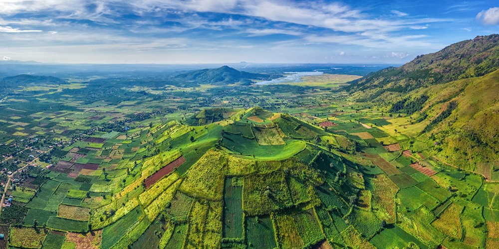 Vậy bạn còn chần chờ gì mà không sắp xếp hành lý để bắt đầu hành trình đến Bảo Lộc. Nhớ ghé thăm Sakos để tìm kiếm bạn đồng hành chất lượng cho chuyến đi thú vị này nhé!