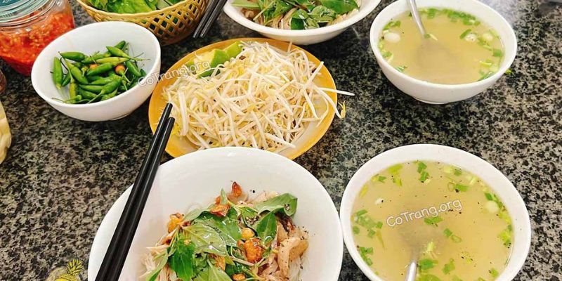 Phở Nữ – Quán phở khô hơn 40 năm tuổi