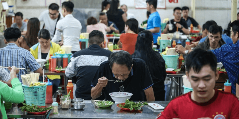 Không gian quán rộng rãi, thoáng mát