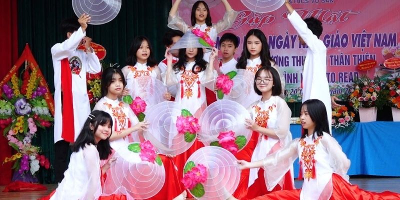Văn nghệ múa cho học sinh THPT